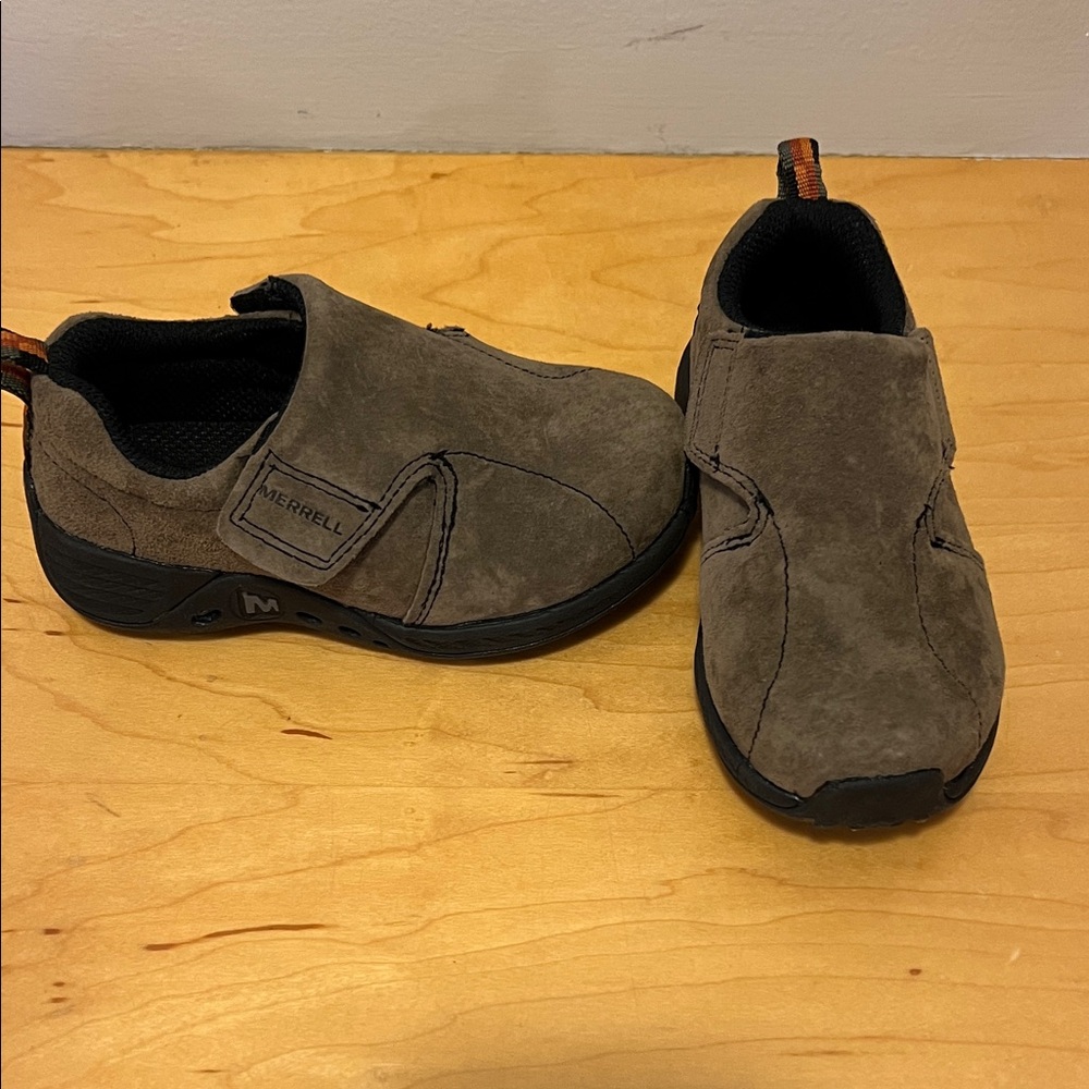 BNWOT boys Merrel shoes